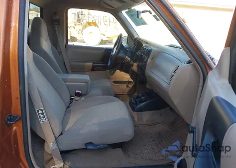 2000 Mazda B3000 Se/Sx z USA, uszkodzony, nr VIN 4F4YR12V1YTM01260